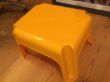 03 EUR Hocker - sehr stabil und rutschfest am Boden und an TRittfläche.JPG