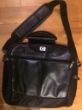 18 EUR Laptop-Tasche HP mit vier Taschen - ein Netzfach ausgerissen (1).JPG